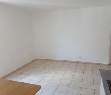 Appartement T2 rénové au 1er étage de 35.60 m² avec cave - LE VAL - Photo 6
