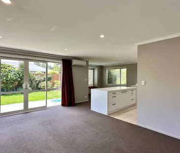 Modern And Easy Care - Photo 3