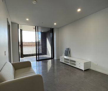 Stunning 2 Bedroom Furnished Apartment in Zetland - Photo 4