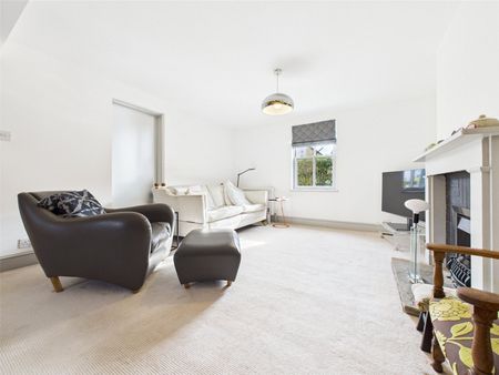 Halliford Road, Sunbury-On-Thames, TW16 - Photo 2