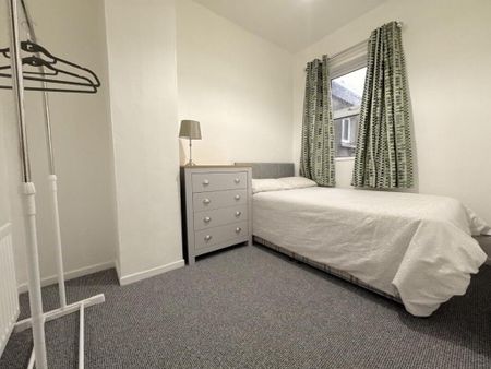 235 Donegall Road, Belfast, BT12 5NB - Photo 4