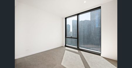 Premium Two-Bedroom Apartment in Brand New Queensbridge Tower - Photo 4