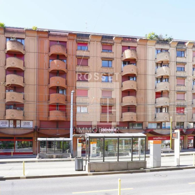 Grand appartement de 4 pièces en attrique d'env. 106m2 avec terrasse - Photo 1