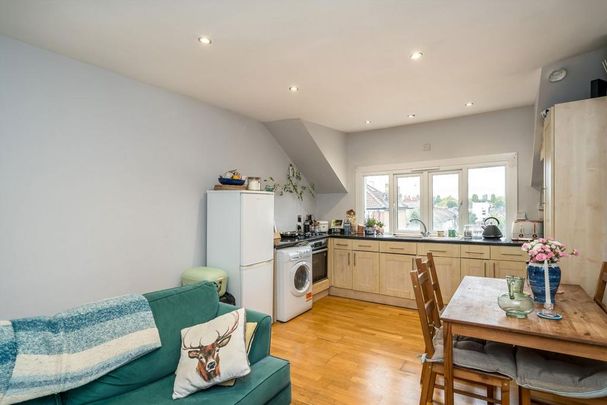 2 bedroom flat to rent - Photo 1