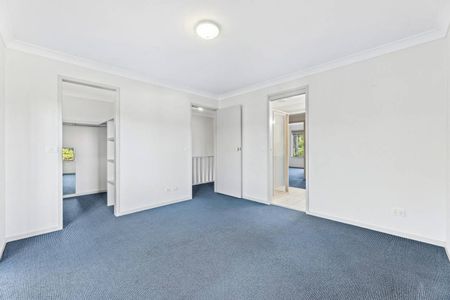 Stunning 3-Bedroom Townhouse in Denhams Beach - Photo 4