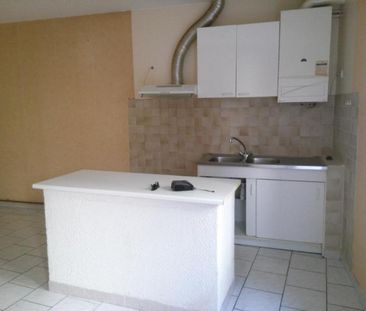 Location Appartement 2 pièces 45m² LESCURE D ALBIGEOIS 81380 - Photo 1