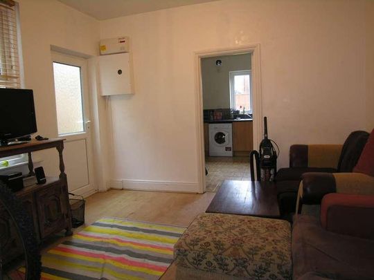 Bedroom House In Winton, BH9 - Photo 1