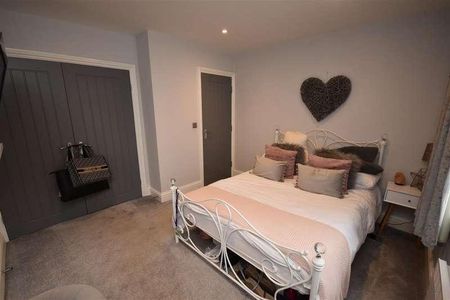 Prenton Road East, Prenton, CH42 - Photo 4