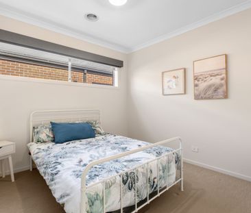 Stylish Family Living in Prime Wollert Location! - Photo 4