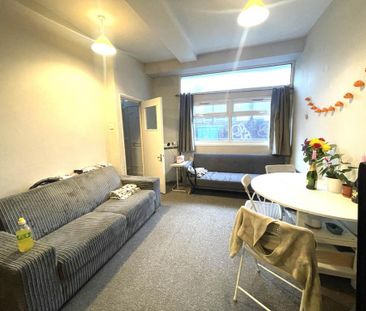 4 bedroom terraced house to rent - Photo 5