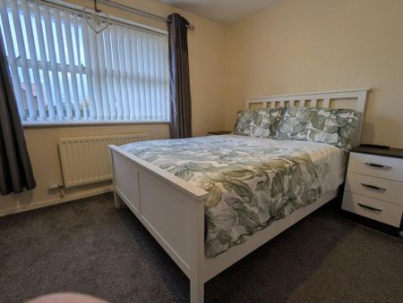 2 bedroom terraced house to rent - Photo 2