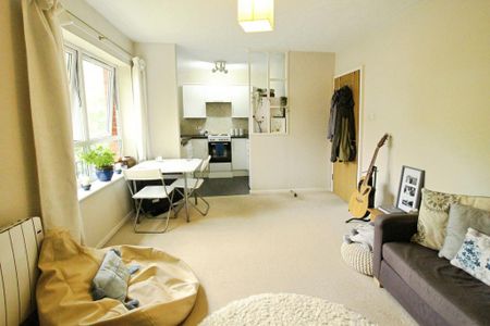 1 bedroom flat to rent - Photo 4