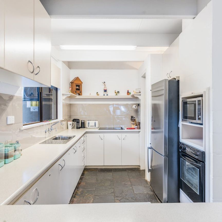 Well located 3 Bedroom Family Home - Photo 1