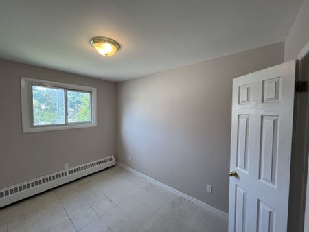 For Lease - 86 Brock Street Unit# 3, Oshawa, Ontario - Photo 3