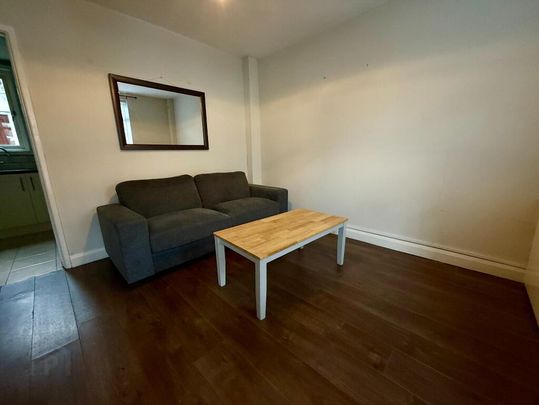 12 Maryville Avenue, Belfast, BT9 7HE - Photo 1