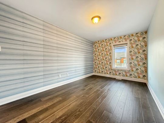 For Lease - 922 Isaac Phillips Way, Newmarket, Ontario - Photo 1