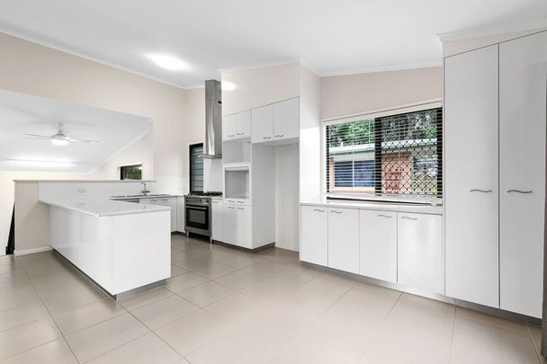 172 Thorneside Road, 4158, Thorneside Qld - Photo 1