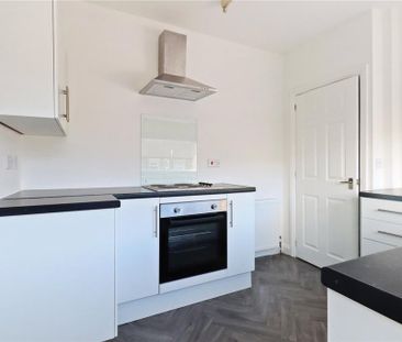 3 bedroom flat to rent - Photo 3