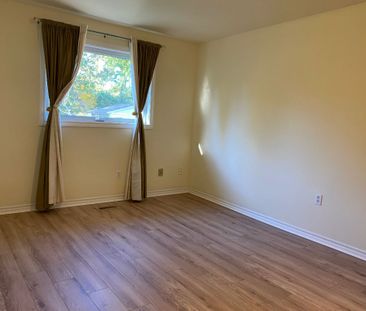 For Lease - 151 Chalfield Lane, Mississauga, Ontario - Photo 5