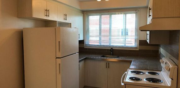 3 ET DEMI, TOUT RENOVES, CHAUFFAGE ET EAU CHAUDE INCLUS - Photo 2