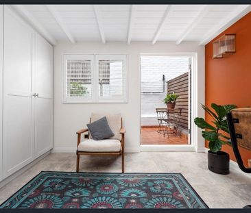 Sandstone beauty in a secret laneway setting - Photo 4