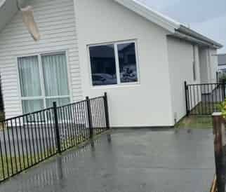 Modern and Easy Care - Photo 3