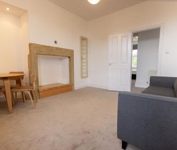 3 bedroom flat to rent - Photo 2