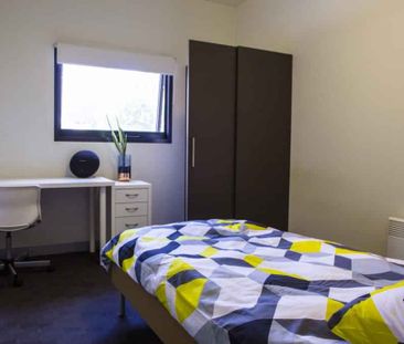 Single Room (Shared Bathroom) - Photo 2