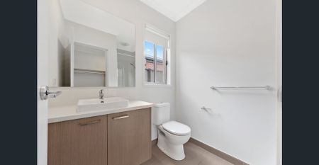 Near-New 3-Bedroom Gem in Prime Tarneit Location - Photo 4