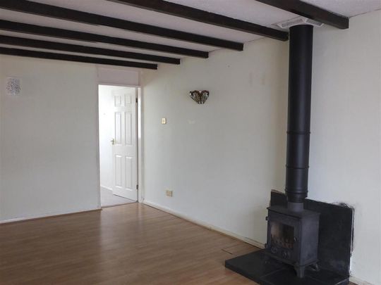 2 bedroom detached bungalow to rent - Photo 1