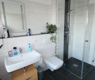 Moderne 2-Zimmer-Wohnung mit großer Sonnenloggia, Aufzug und Rheinb... - Photo 6