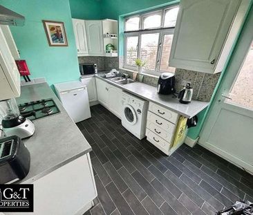 Maypole Hill, Halesowen, B63 - Photo 4