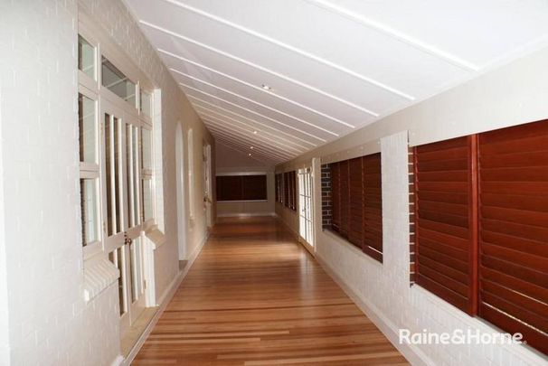 Grand Country Home - Photo 1