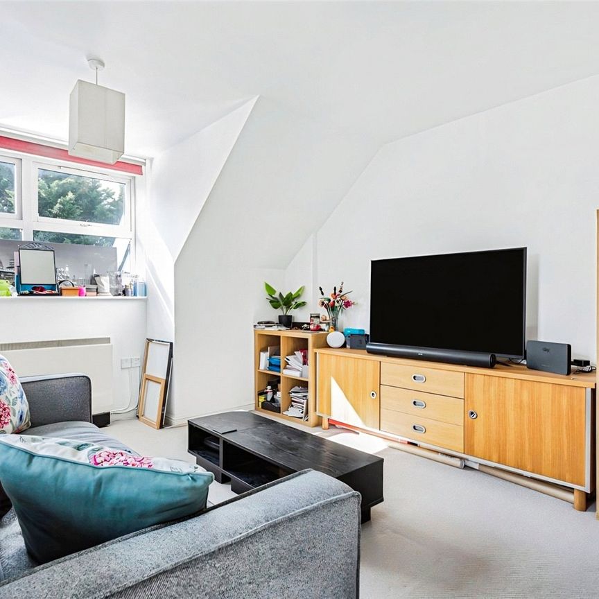 School Lane, Egham, Surrey, TW20 9GB - Photo 1