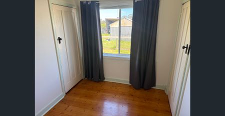 Charming Country Cottage - Photo 5