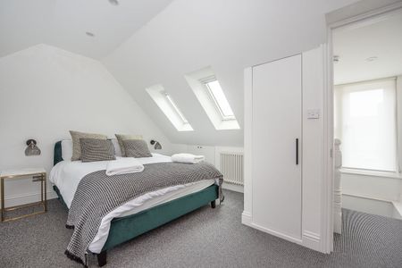 4 bedroom terraced house to rent - Photo 5