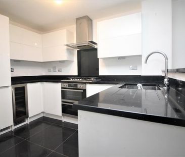 4 bedroom townhouse to rent - Photo 2