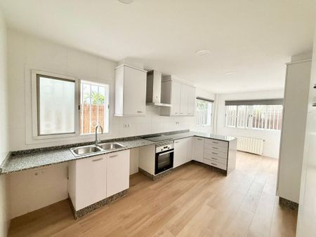 4 room luxury Detached House for rent in Rocafort, Valencia - Foto 3