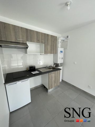 T2 AVEC BALCON ET DEUX PARKINGS - Photo 3