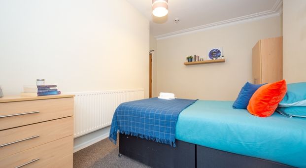 11 Headingley Mount, Headingley, Leeds, LS6 3EL - Photo 1