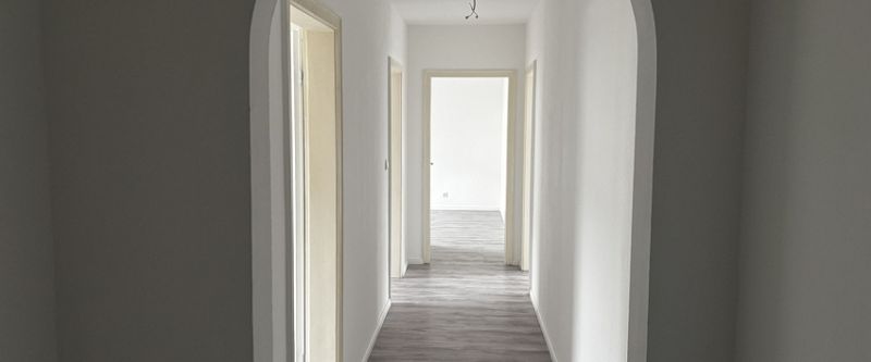 Attraktive, frisch sanierte 3-Zimmer-Wohnung mit Balkon in zentraler Lage in Nienburg - Photo 1