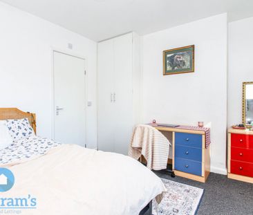 4 bed Semi-Detached House for Rent - Photo 5