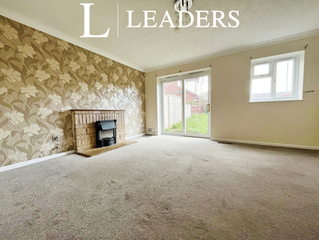 3 bedroom semi-detached house to rent - Photo 2