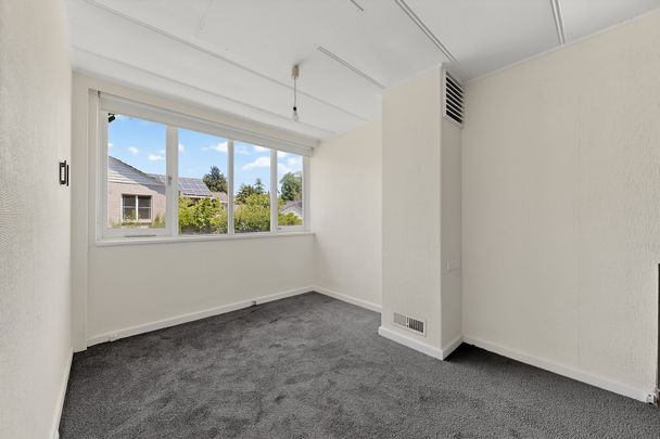 9 Cascade Drive, Kew East VIC 3102 - House For Rent | Domain - Photo 1