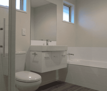 Charming Home in Wigram - Photo 4