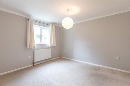 3 bedroom end of terrace house to rent - Photo 3