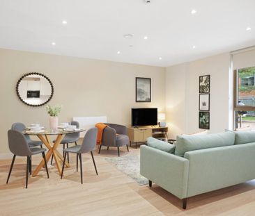 The Oakgate, KT22 7RZ, Surrey - Photo 2