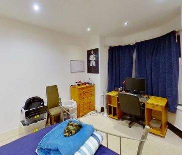 5 bedroom semi-detached house to rent - Photo 6