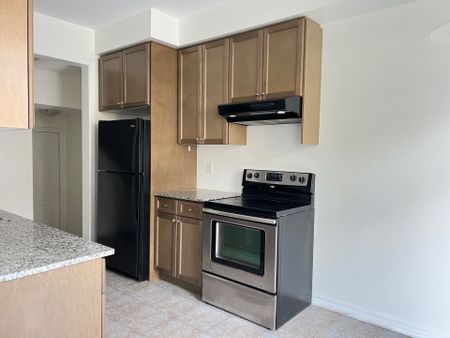 For Lease - 15 Aird Court, Milton, Ontario - Photo 5