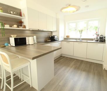 4 bedroom detached house to rent - Photo 4